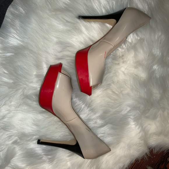 Heels - Picture 3 of 3